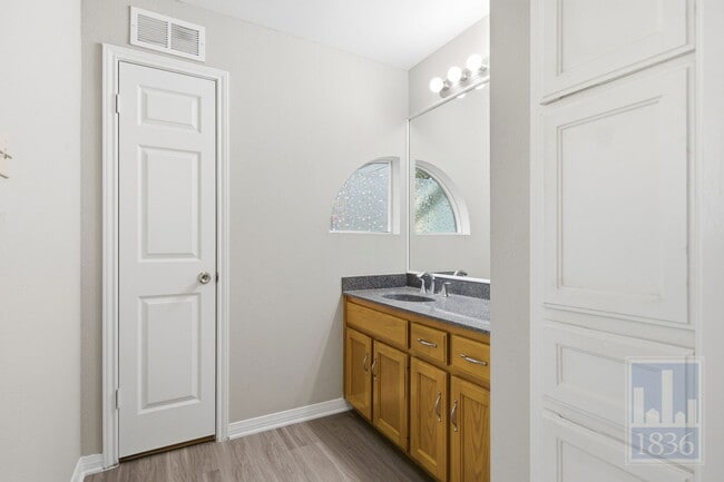 Building Photo - 6506 Cat Creek Trail