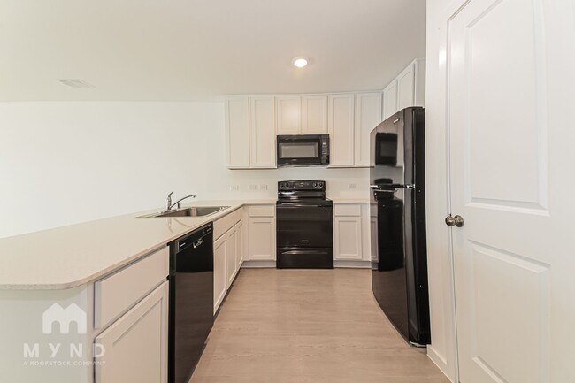 Building Photo - 1246 Basswood Dr