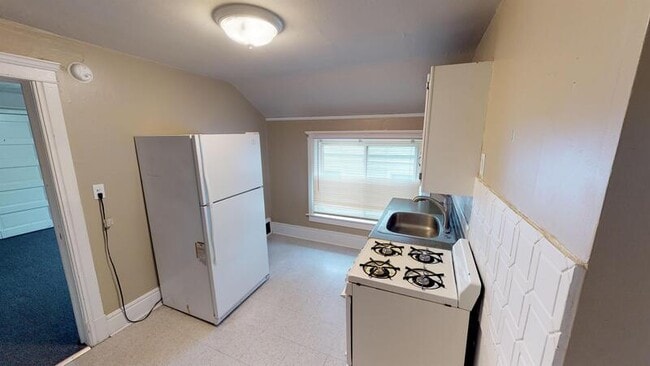 Building Photo - 706 Emmet St