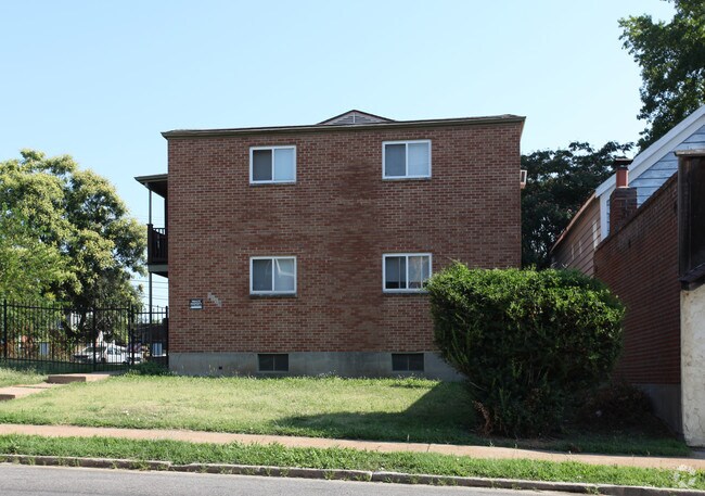Building Photo - 3113-3115 Chippewa St
