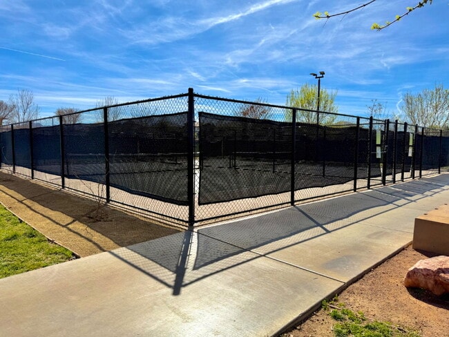 Building Photo - 3 Bedroom Townhome for Rent in Cadence Henderson | Solar Home | Master-Planned Community Near Las...