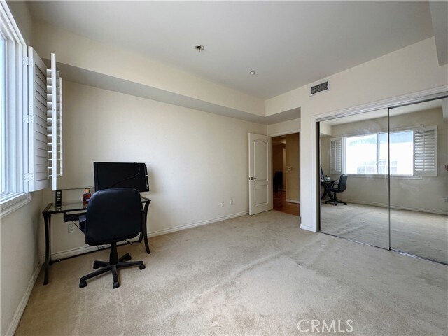Building Photo - 320 S Willaman Dr