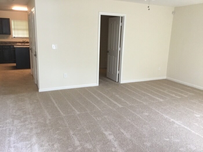 Building Photo - 5803 Ankeny Court