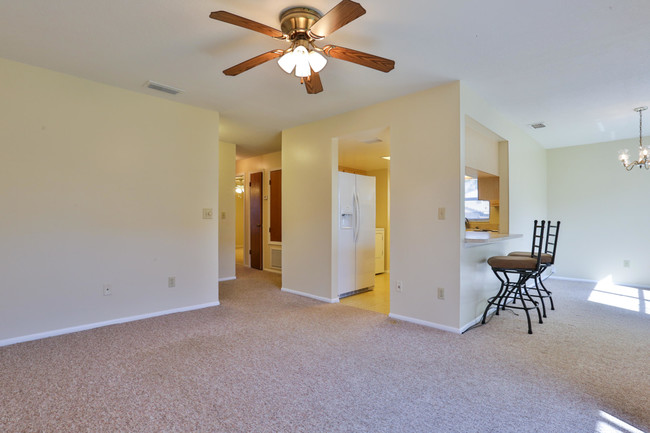 Building Photo - 417 Banana Cay Dr