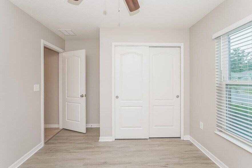 Building Photo - 7601 Muscovy Dr