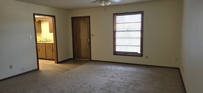 Building Photo - 2000 Square feet Duplex Southeast!  $1195
