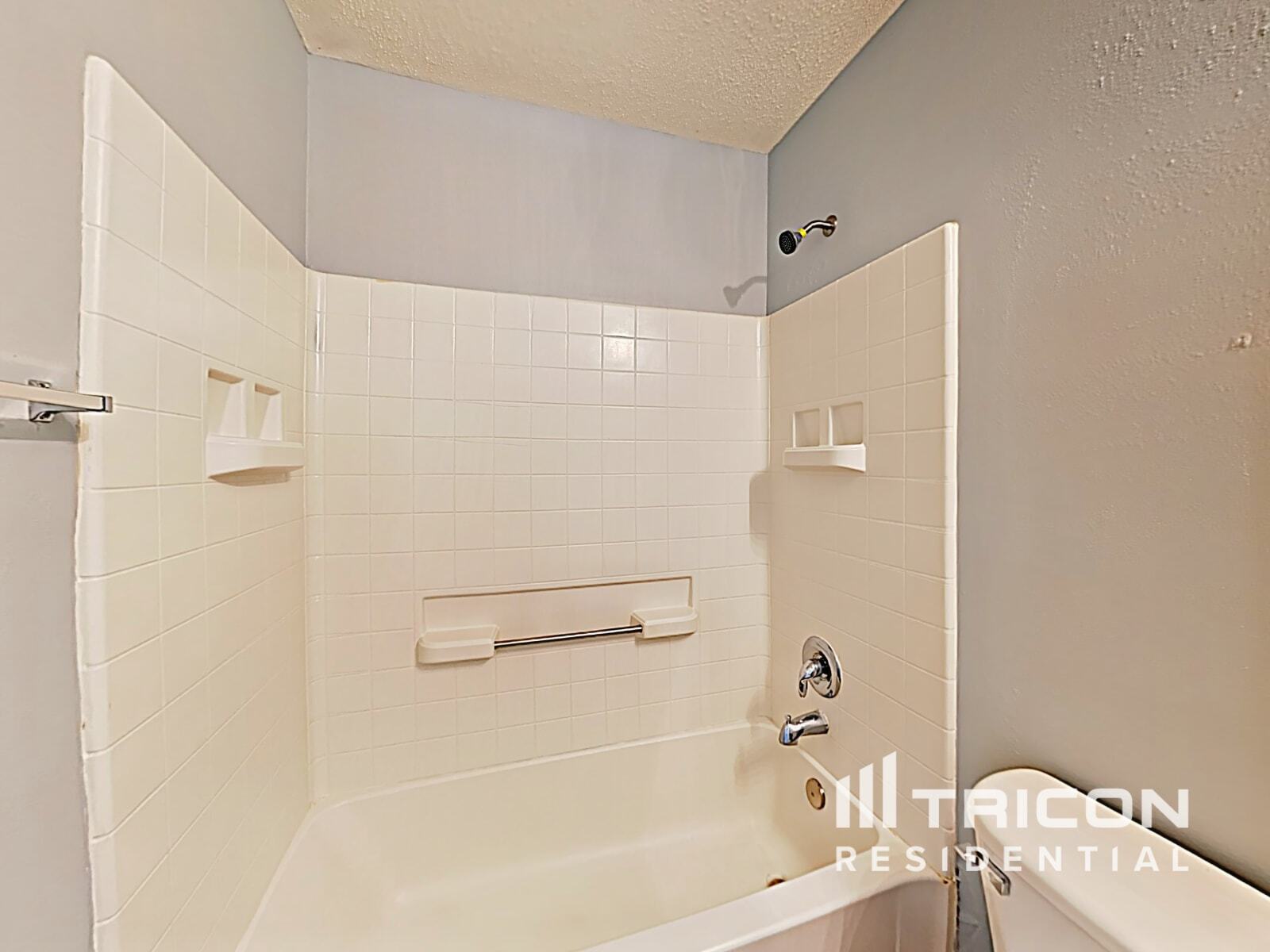 Building Photo - 208 E Waverly Pl Ct