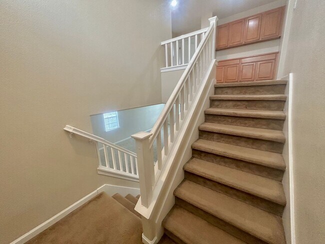 Building Photo - 2216 Cermak Way