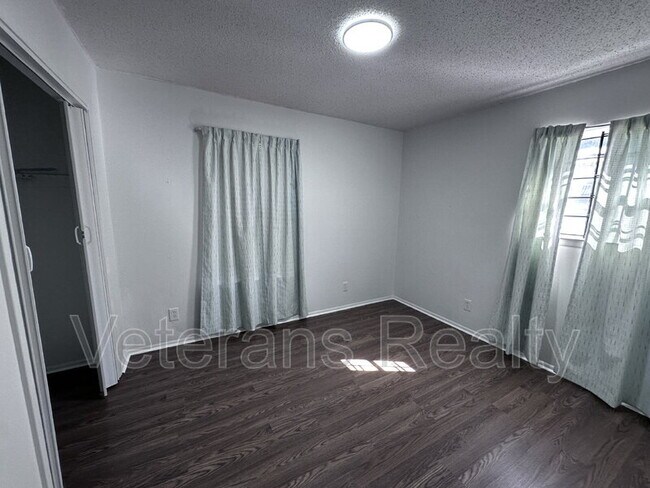 Building Photo - 1313 42nd Ave