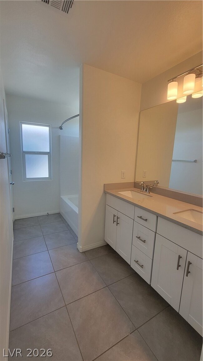 Building Photo - 8772 Belle Castle Ct