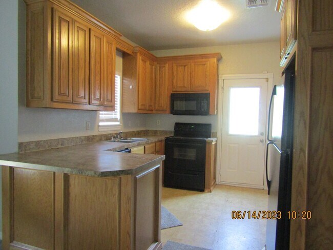 Building Photo - ALL ELECTRIC HOME!! PETS NEGOTIABLE WITH OWNER APPROVAL!!