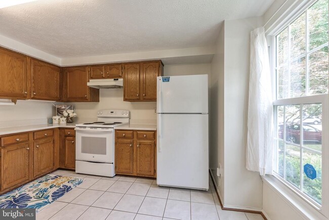 Building Photo - 619 Coral Reef Dr