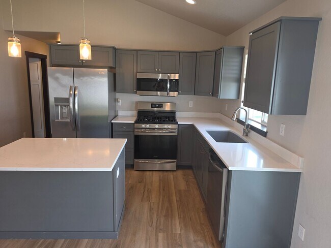 Building Photo - 3885 N Pradera Ct