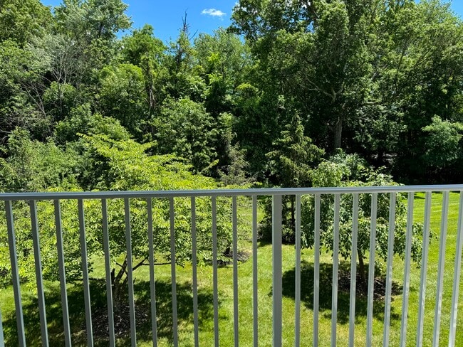 Building Photo - 1303 Golden Pl