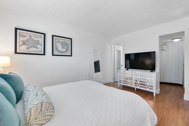 Building Photo - 2301 NE 14th Street Causeway