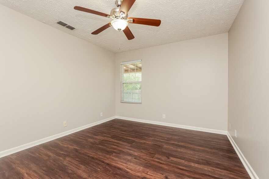 Building Photo - 4829 Nina Marie Ave