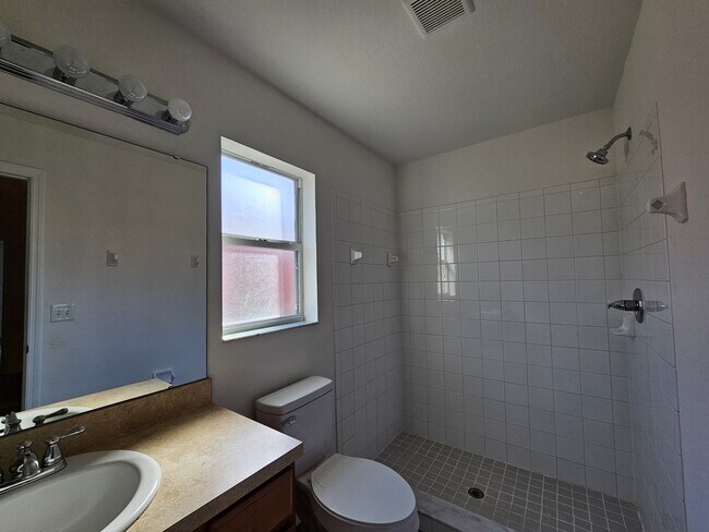 Building Photo - 308 Highland Meadows Dr