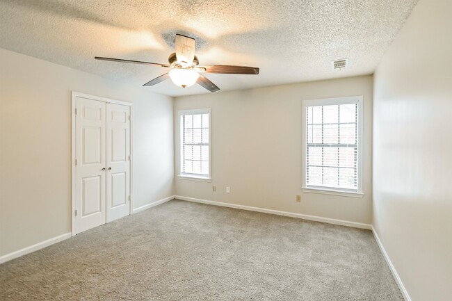 Building Photo - 3811 Westridge Dr
