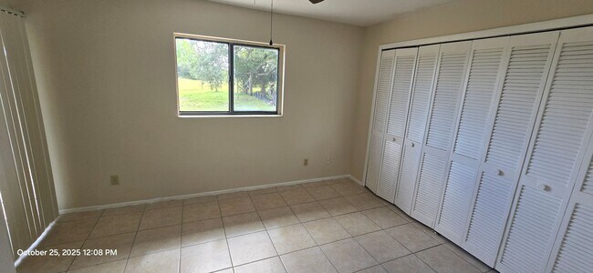 Building Photo - Welcome home! This beautifully updated Duplex 2BR/2BA