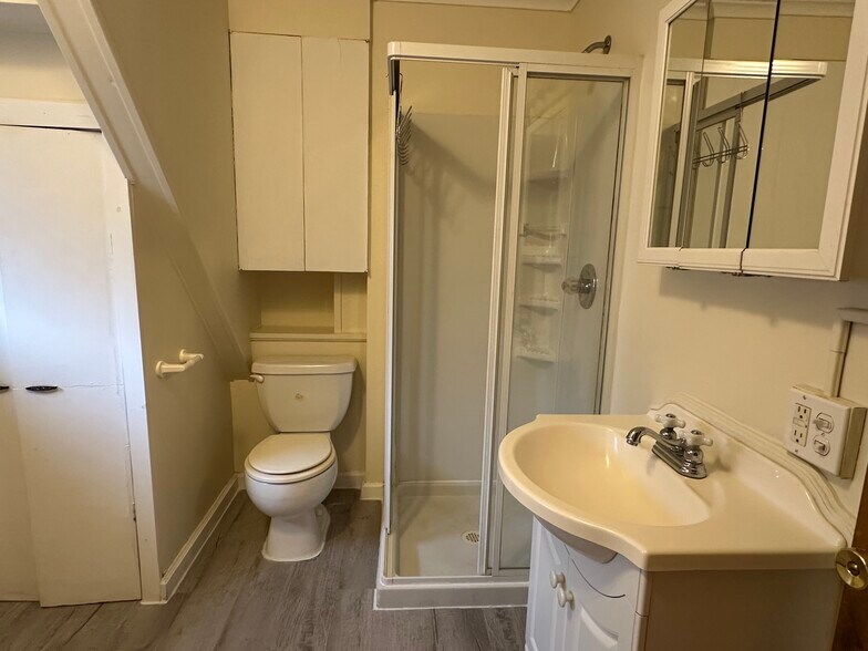 Building Photo - 64 E 5th St