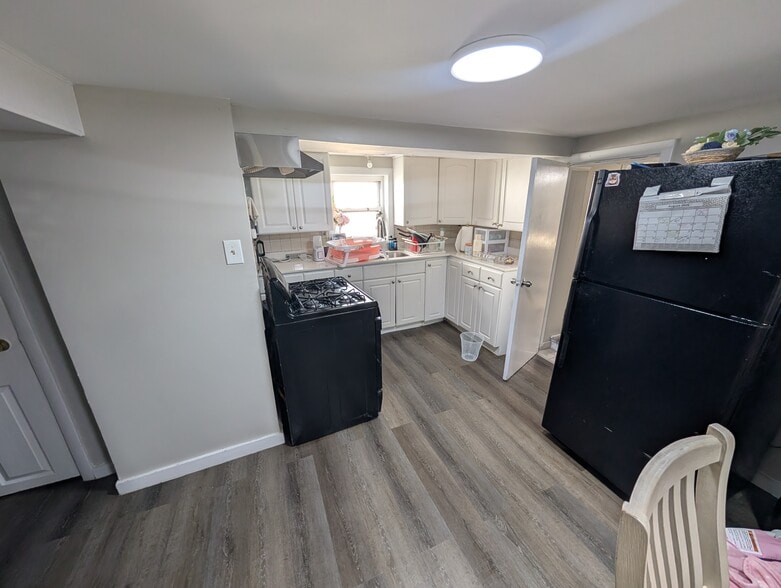 Kitchen - 111 Gage Ave