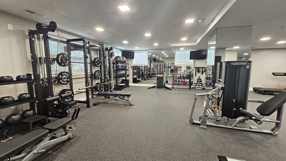 Building Photo - 800 Peachtree St NE