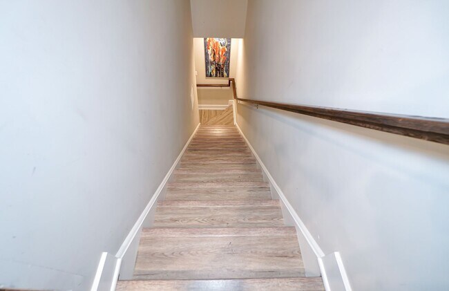 Building Photo - Two-Level 1BR w/ Den Next to Walter Reed a...