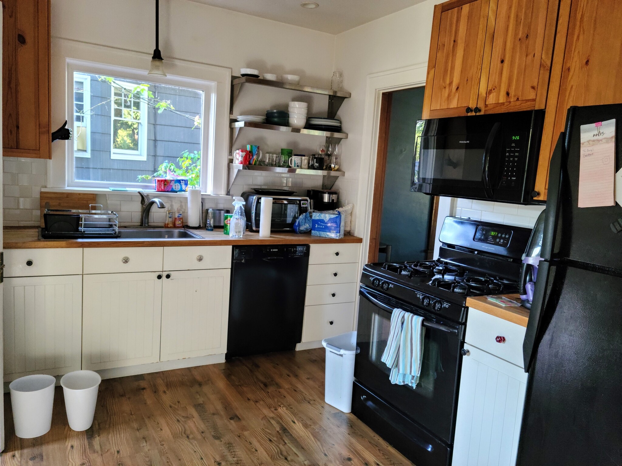 Kitchen - 5516 NE 32nd Pl
