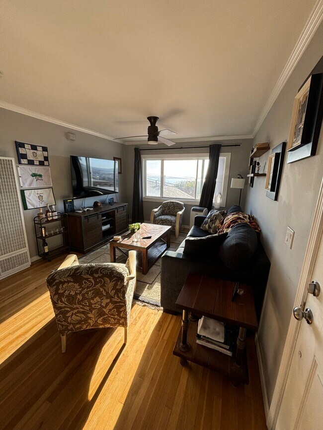 Primary Photo - 3007 Columbia St