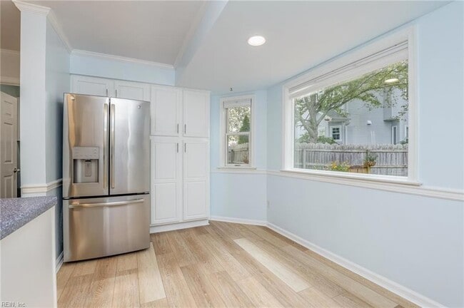 Building Photo - 521 Shakespeare Dr