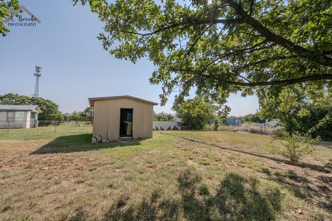 Building Photo - 106 S Pacific Ave