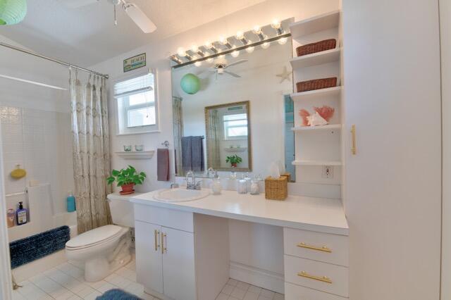 Building Photo - 5125 SE Matousek St