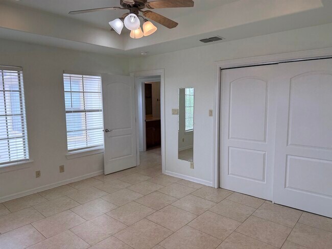 Building Photo - 7221 Lake Victoria Rd