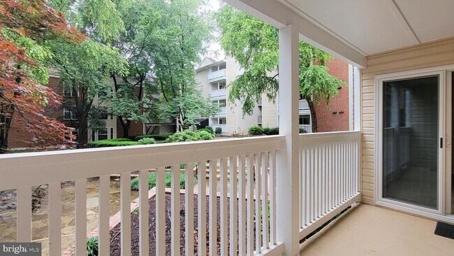Building Photo - 1504 Lincoln Way
