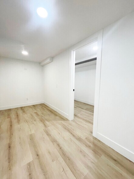 Master Suite 2 Office Area/ Walk-in Closet - 491 S Otis St