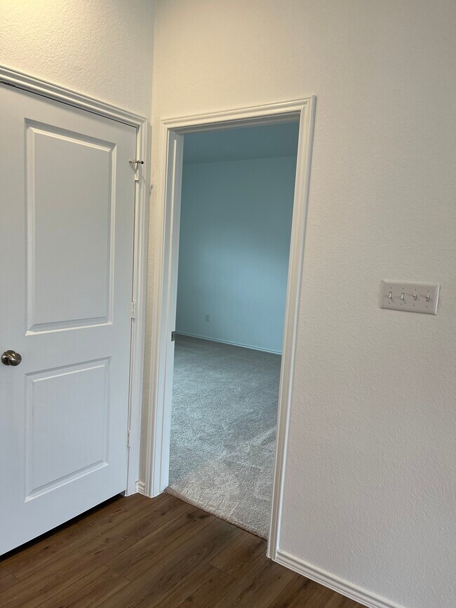 Building Photo - 132 Dollars Dr