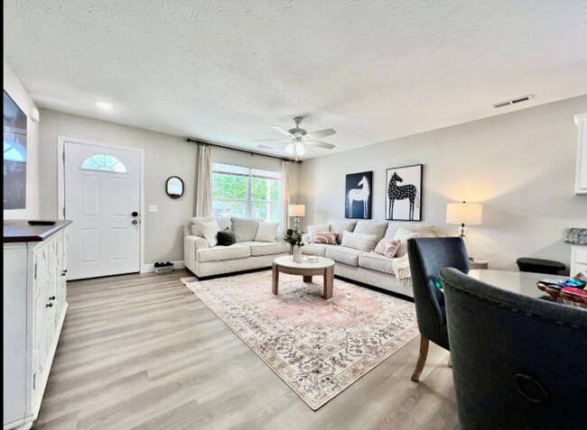 Building Photo - 121 Southwind Blvd