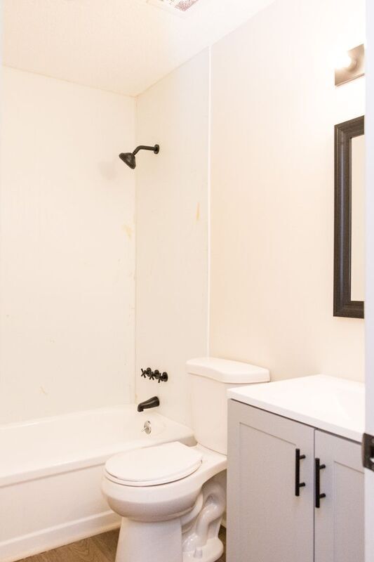 Building Photo - 6404 Middle Dr