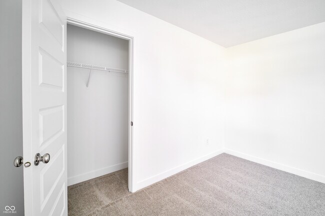 Building Photo - 8707 Maroska St