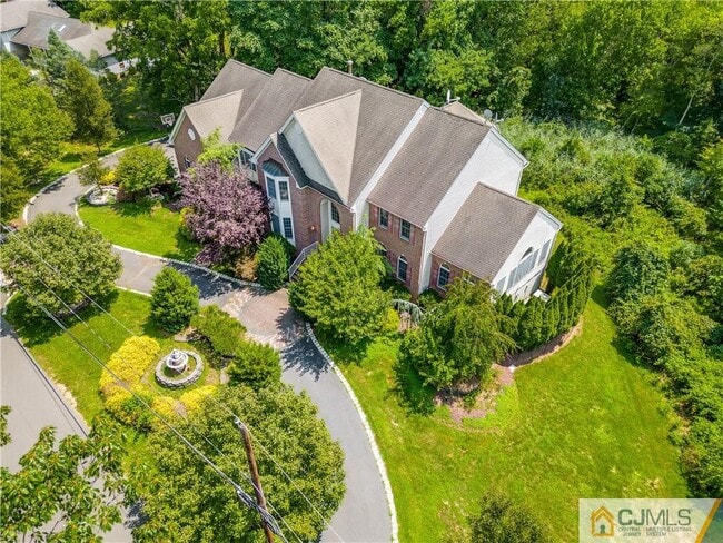 Building Photo - 35 Old Mill Rd