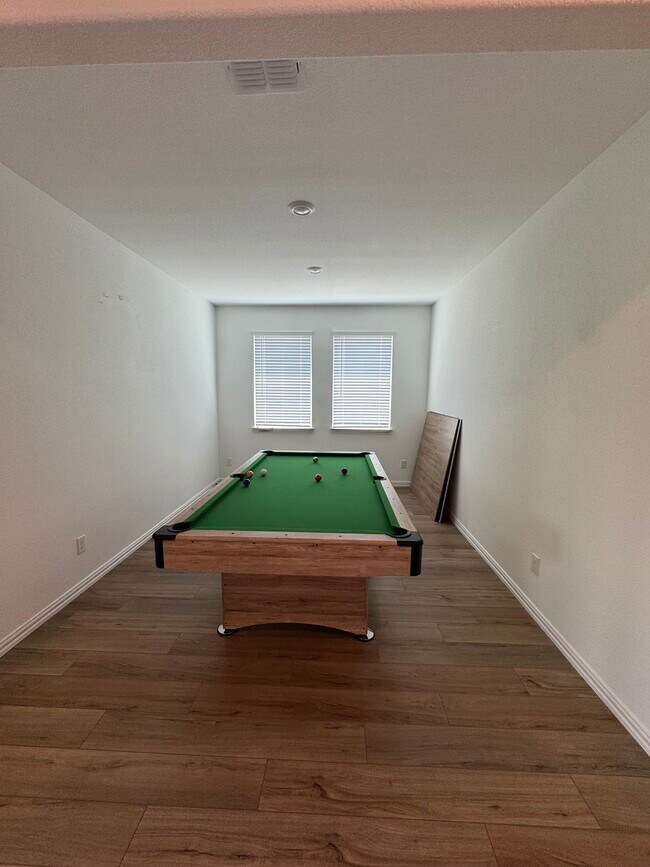 Building Photo - 736 Pollyann Trl