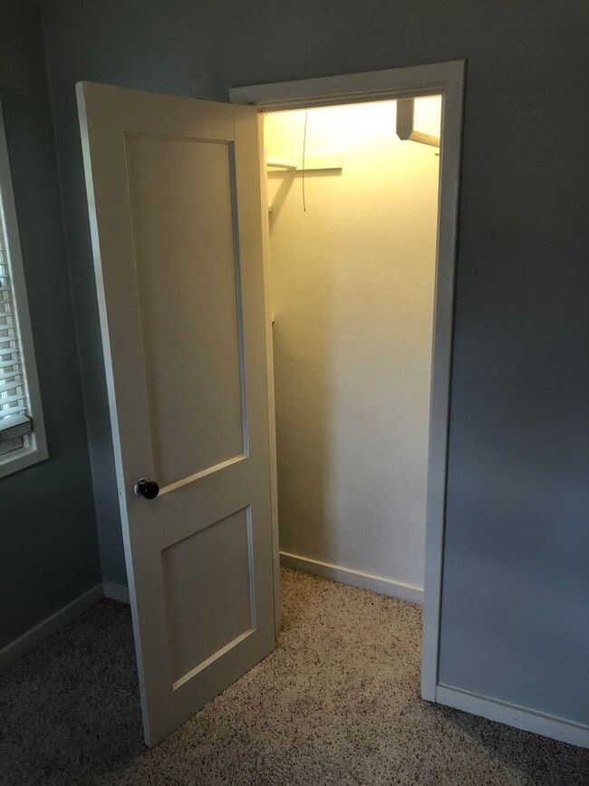 Building Photo - One Bedroom Cottage in the Heart of Salem