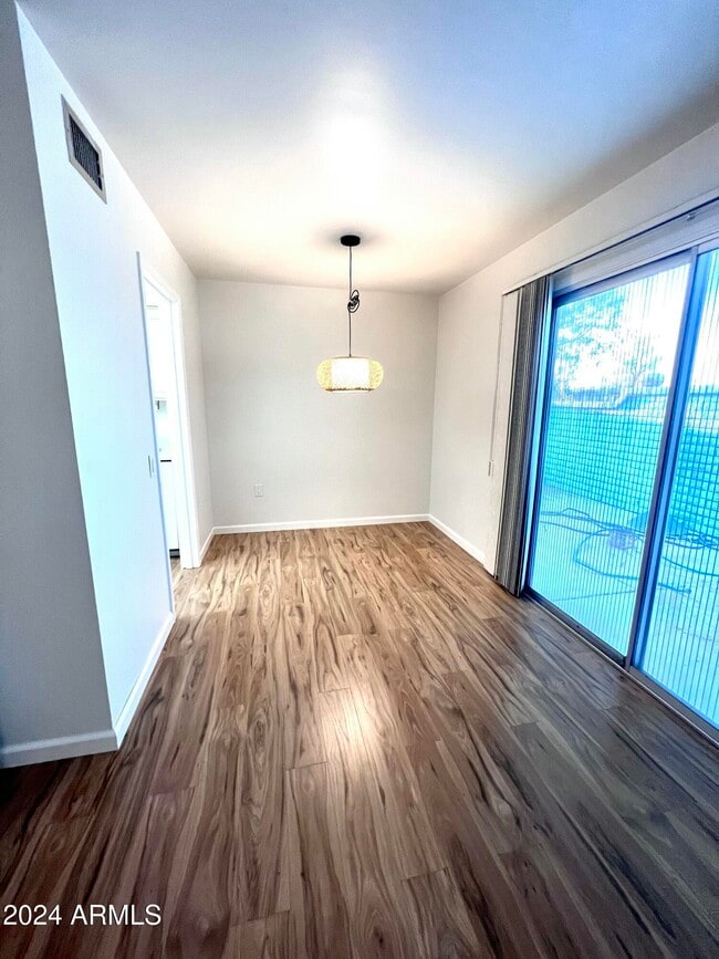 Building Photo - 9815 W Lancaster Dr