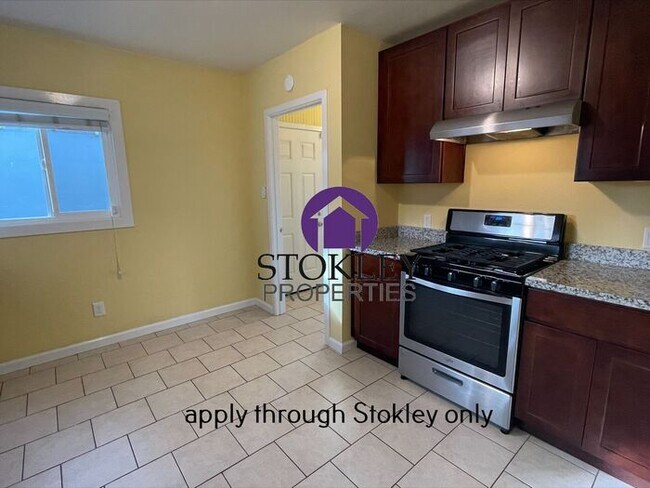 Building Photo - Stokley Properties Presents 608 B Street A...