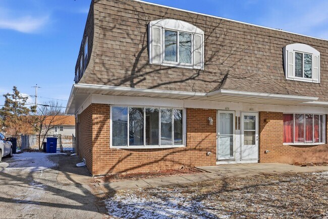 Building Photo - 836/840 Greenwood Court