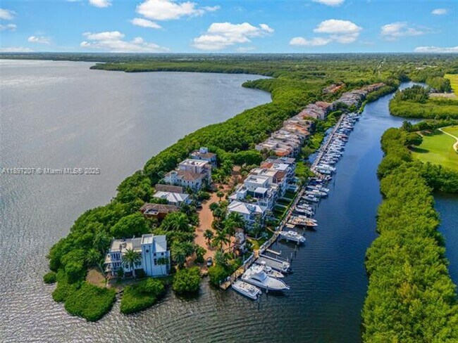 Building Photo - 6124 Paradise Point Dr