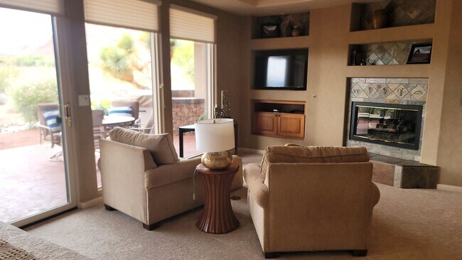 Building Photo - Paiute Springs at Entrada on Golf Course & FURNISHED!! 6-8 month lease available!