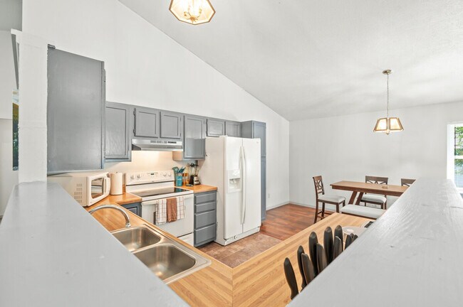 Building Photo - 8209 Parsley Ln