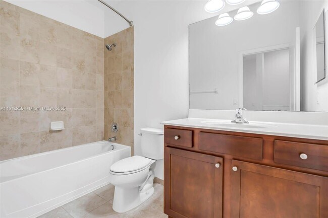 Building Photo - 9583 Town Parc Cir N