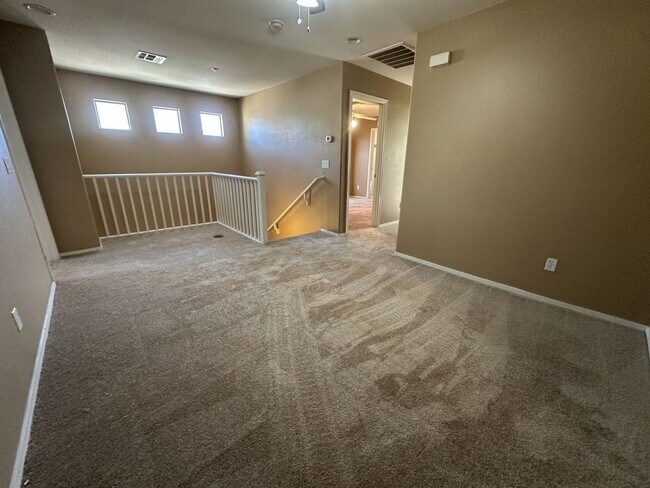 Building Photo - Spectrum in Gilbert